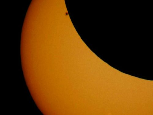 Eclissi Di sole + macchia solare 1140